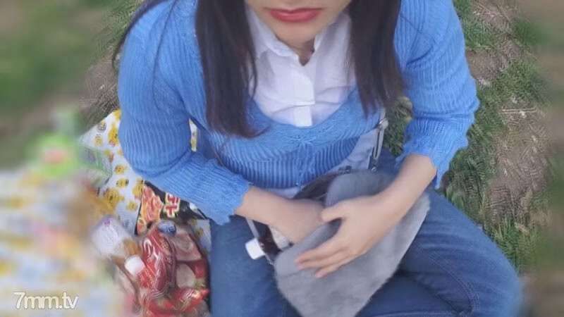FC2-PPV-2892254 หลั่งอสุจิต่อเนื่องในห้องแสงสลัว สาวหมดสติดูดอีกแท่ง