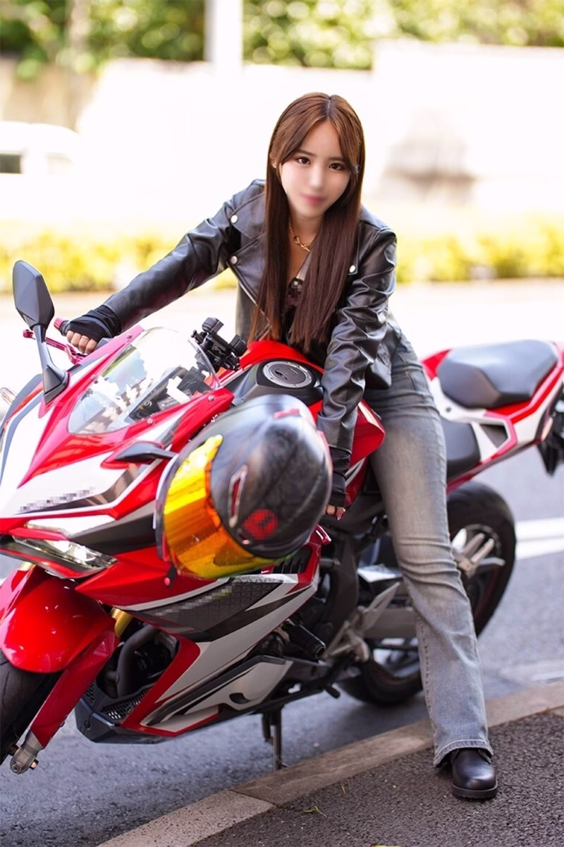 FC2-PPV-4770732 สาวหุ่นเป๊ะขี่มอเตอร์ไซค์ สติแตกเมื่อ…