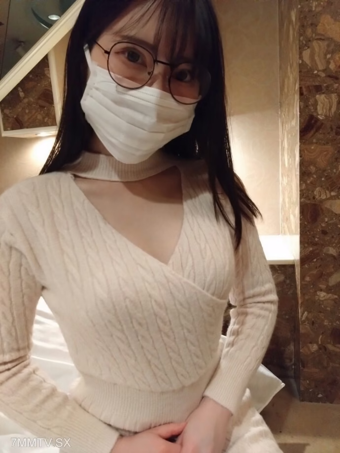 FC2-PPV-3192936 สาวแว่นผิวขาว หน้าอกใหญ่ หาเงินค่าขนมด้วยเกม