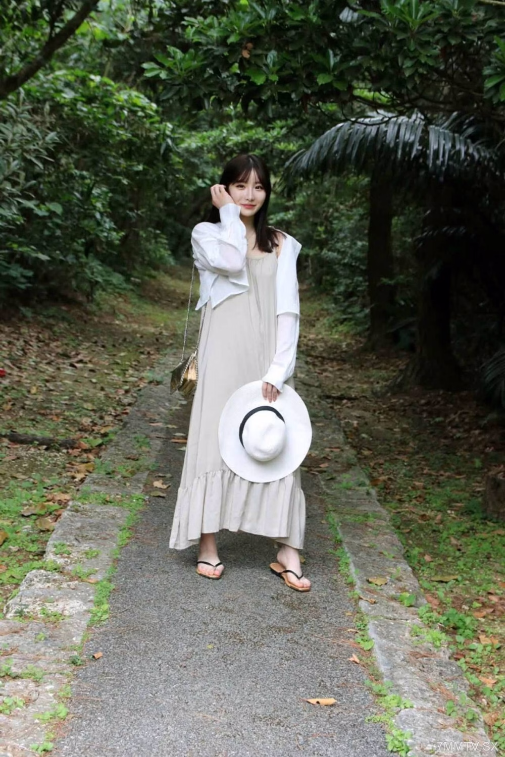 FC2-PPV-4554698 OL สุดสวย มิยาโกจิมะ ทราเวล