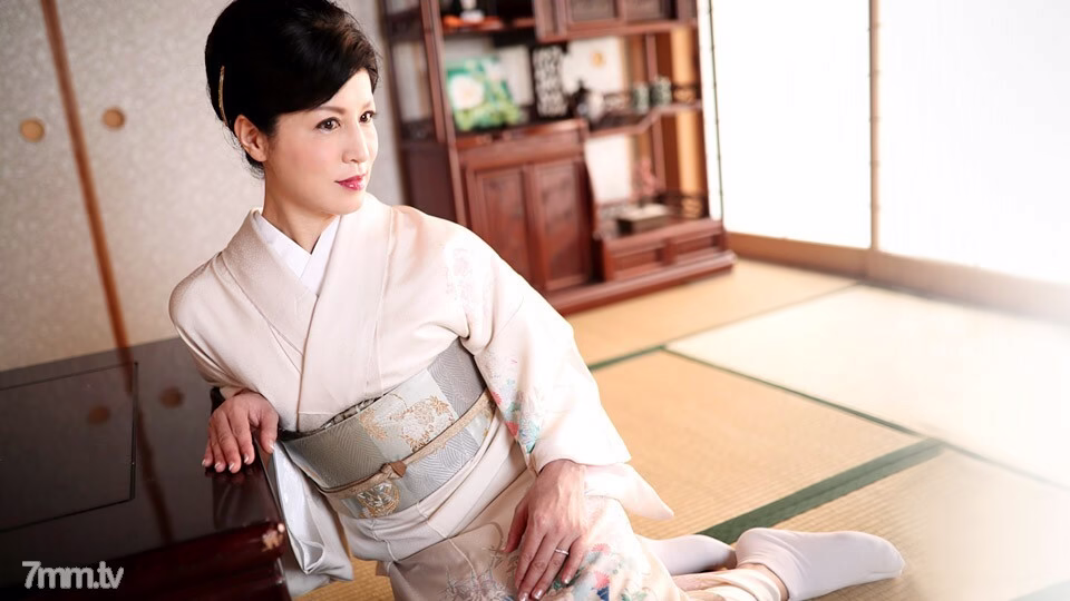 050618-268 เทคนิคความเป็นผู้ใหญ่ของกิโมโนงามวัยห้าสิบ
