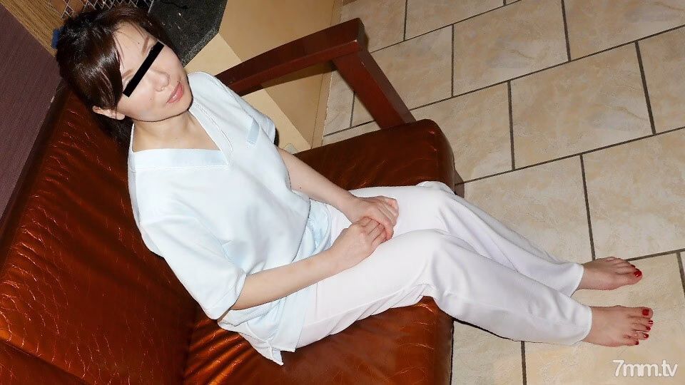 062520-321 คุณแม่ที่ทำงานในท้องถิ่น-พยาบาลอาวุโสที่คอยดูแลผู้ป่วย-