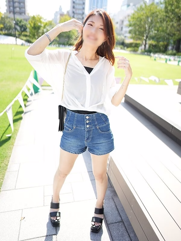 FC2-PPV-3169702 จิยุจัง 23 ปี Bคัพ ตัวเล็กสไตล์เทพ